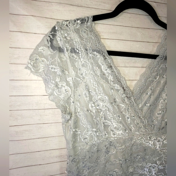 MARINA GRAY BEADED LACE CAP SLEEVE MAXI DRESS, SZ 10 - Picture 3 of 11